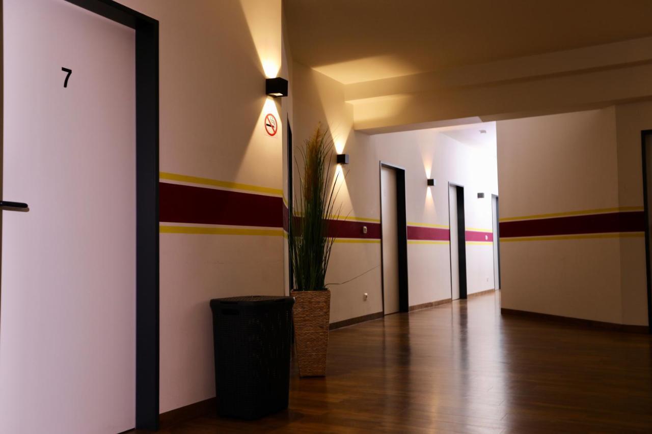 K&M Hostel Hamburg Exterior photo